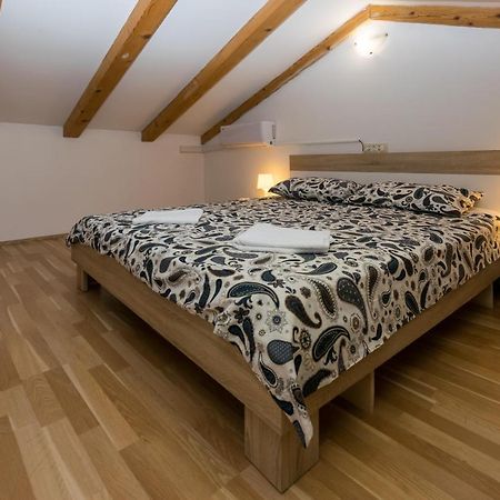 Holiday Home Olga With Pool &Pet Friendly Пула Экстерьер фото
